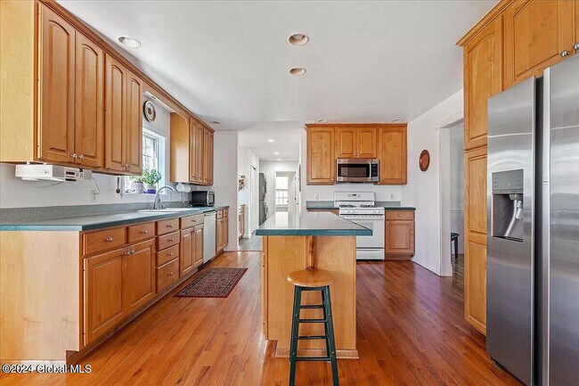 Building Photo - 633 Salvia Ln