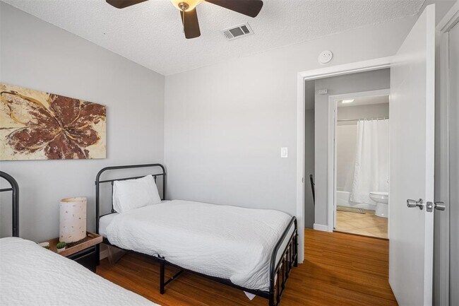 Building Photo - 3208 Twinberry Cove