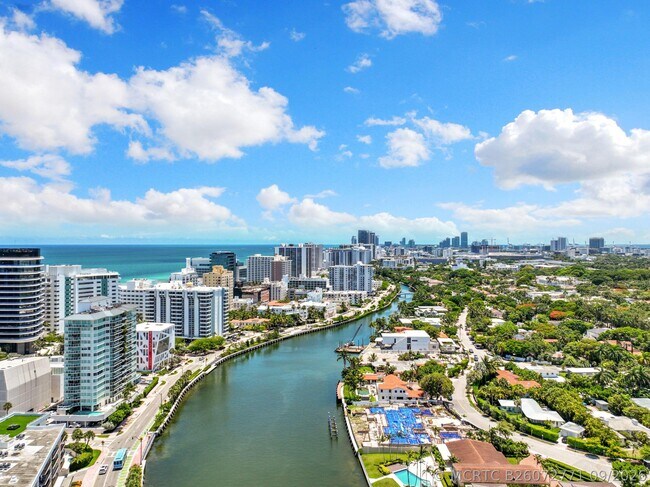 Building Photo - 3710 Collins Ave