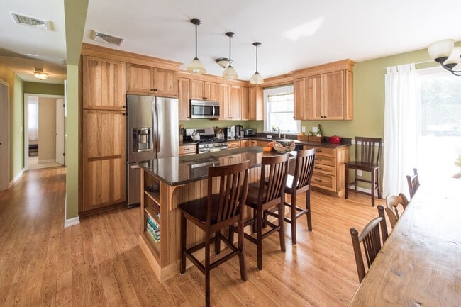 Primary Photo - 16 Beechwood Dr