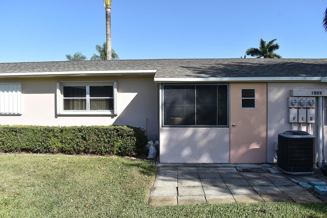 Building Photo - 2689 Dudley Dr W