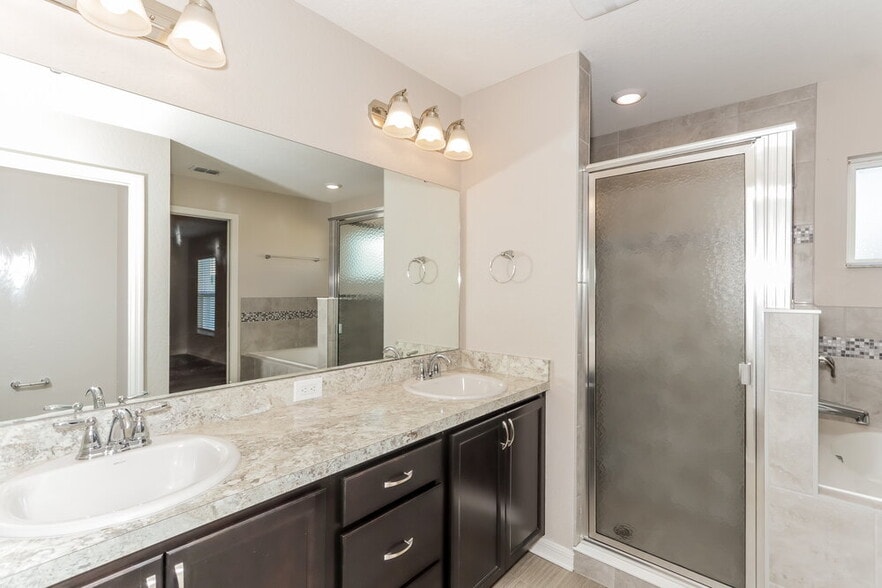 Building Photo - 2037 Harvest Landing Cir