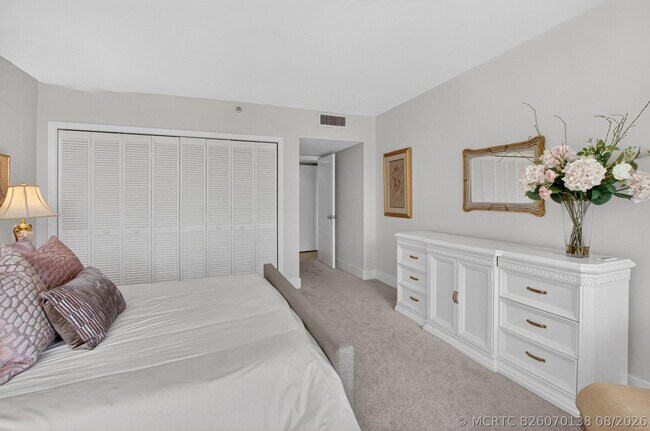 Building Photo - 4748 S Ocean Blvd