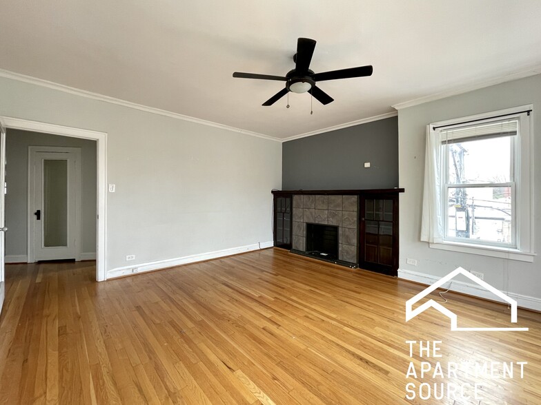Building Photo - 3540 N Lowell Ave