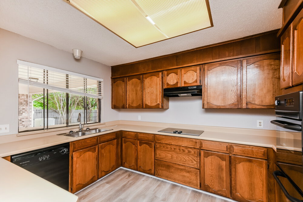 Building Photo - 3621 Willowbrook Dr