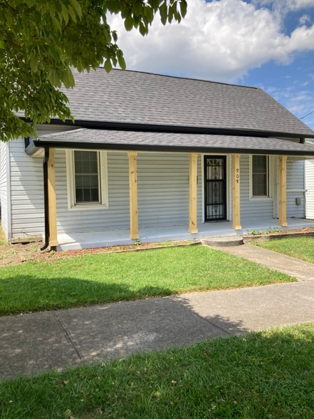 Primary Photo - 904 Afton St