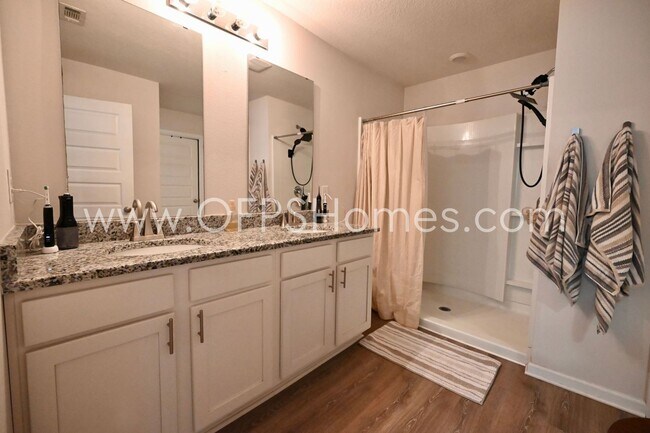 Building Photo - 4 Bed Crestview Home