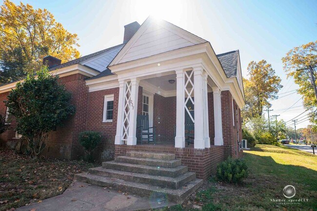 Primary Photo - 237 Brevard St