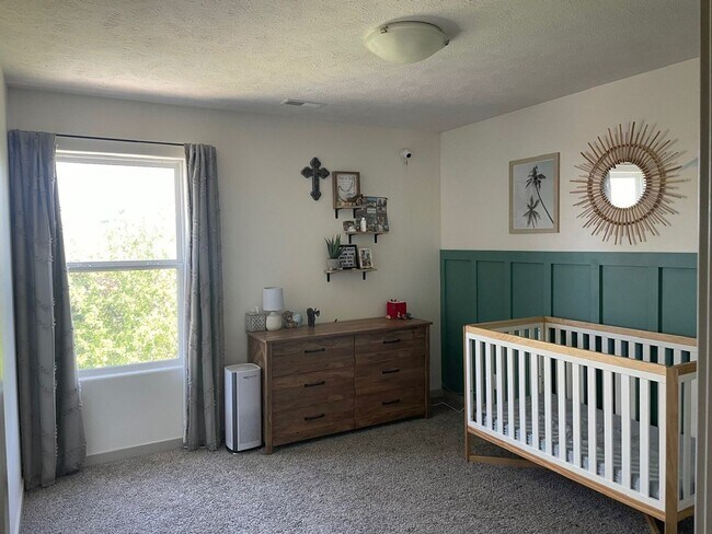Building Photo - Home For Rent Papillion