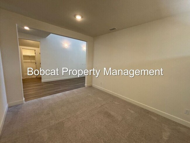 Building Photo - 1751 Boundary Peak St