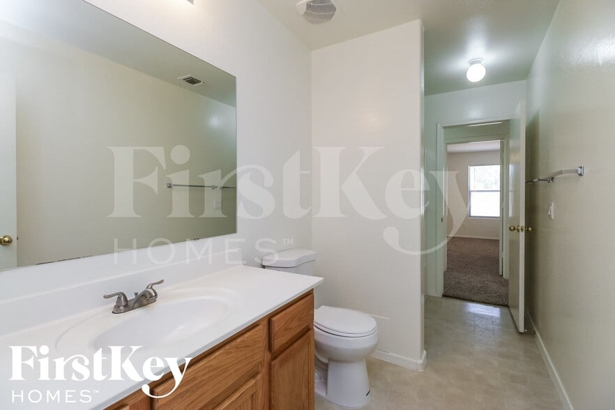 Building Photo - 3688 W Santa Cruz Ave