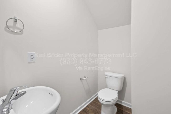 Building Photo - 9128 Lowfalls Ln