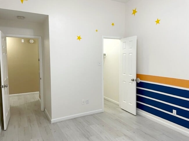 Building Photo - 7114 Glen Rosa Dr