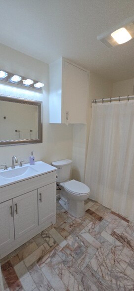 Building Photo - 4074 Vista Calaveras St