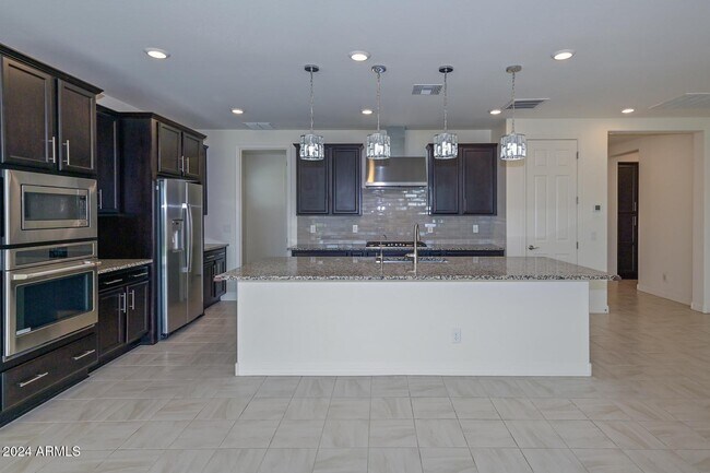 Building Photo - 7433 W Maya Way