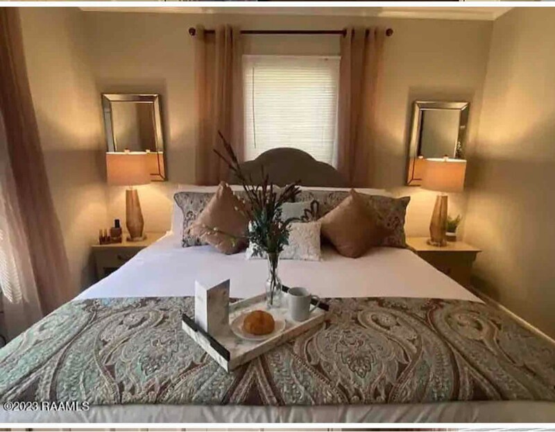 Building Photo - 404 N Landry Dr