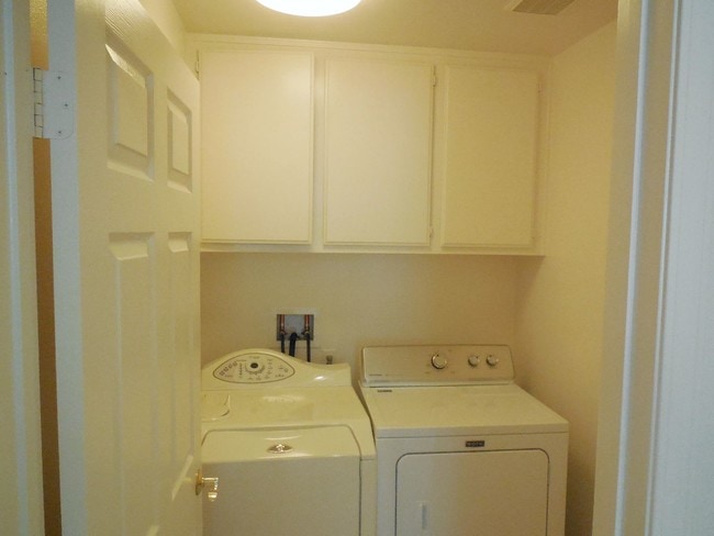 Building Photo - 3355 Shadetree Way