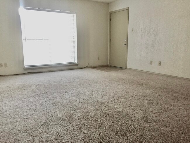 Building Photo - 4433 N Stanton St