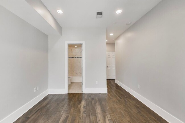 Building Photo - 1220 19th St NE