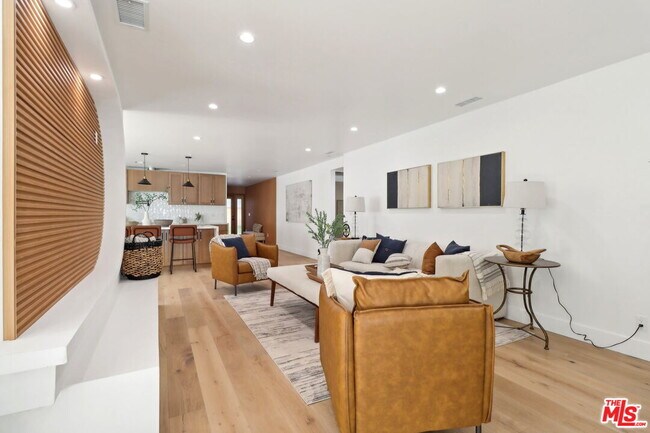Building Photo - 4656 Greenbush Ave