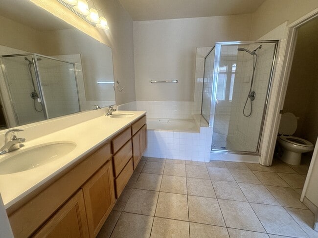 Building Photo - 926 Camino De La Reina
