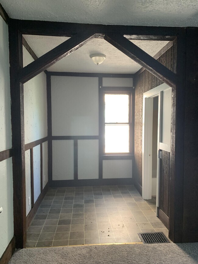 Building Photo - 89 Warner St