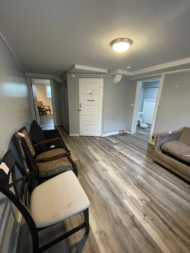 Building Photo - 952 Greenwood Ave