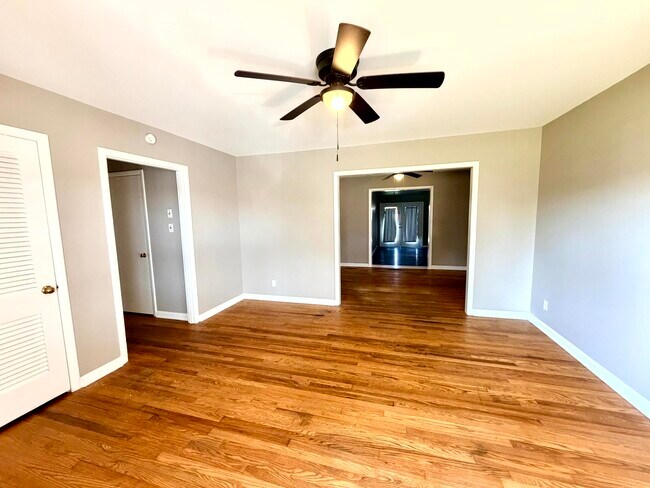 Building Photo - 1711 Clarence Dr