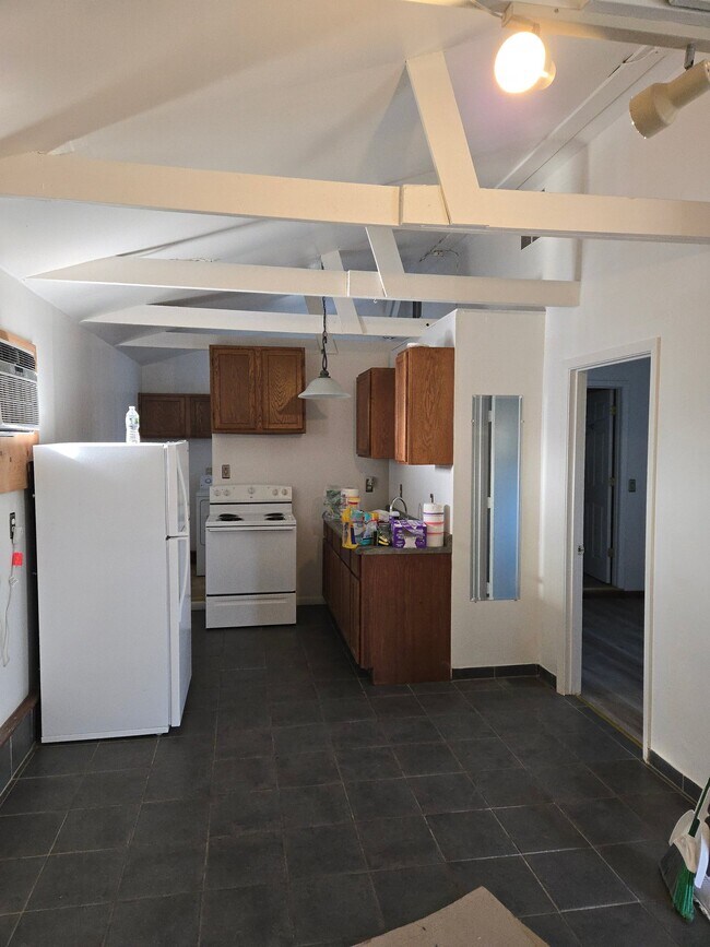 Building Photo - 2576 Old State Rd 37 S
