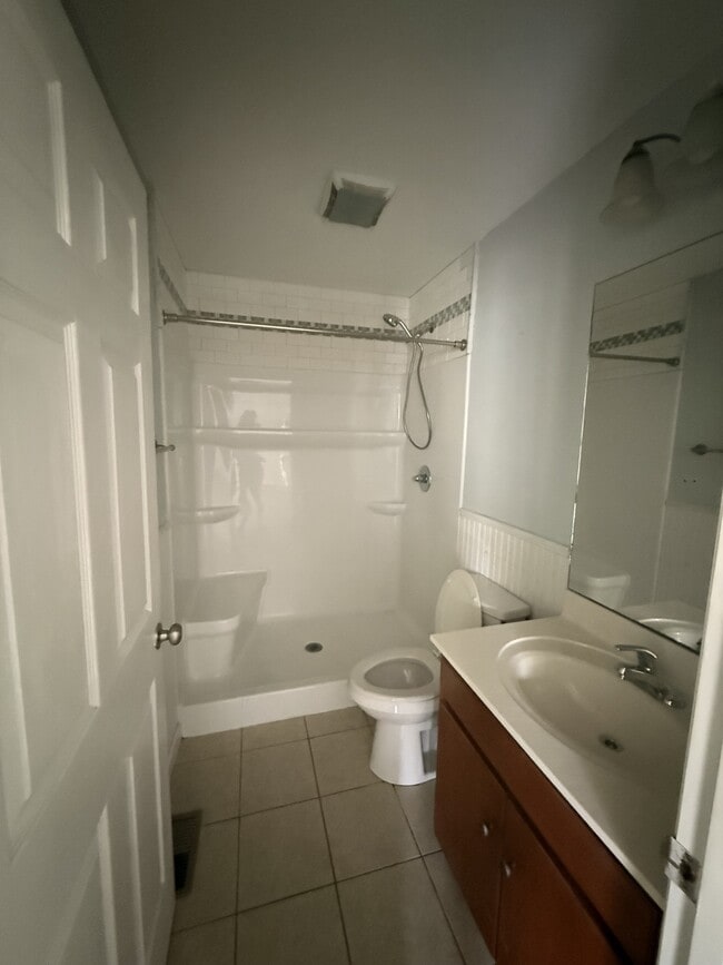 Building Photo - 1405 Lee St SE