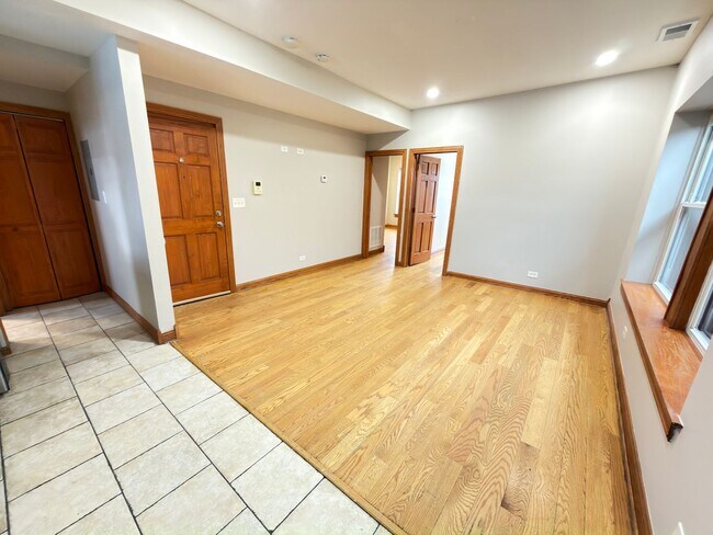 Building Photo - 5715 W Irving Park Rd