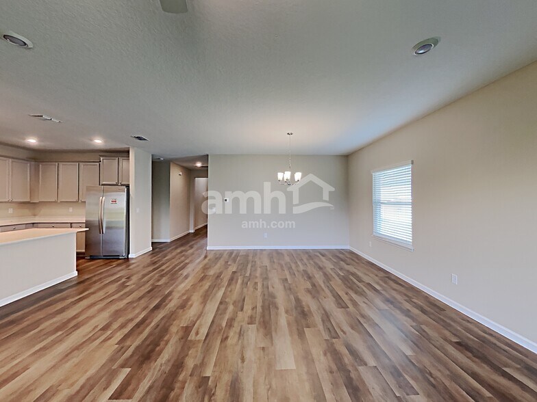 Building Photo - 119 Spruce Point