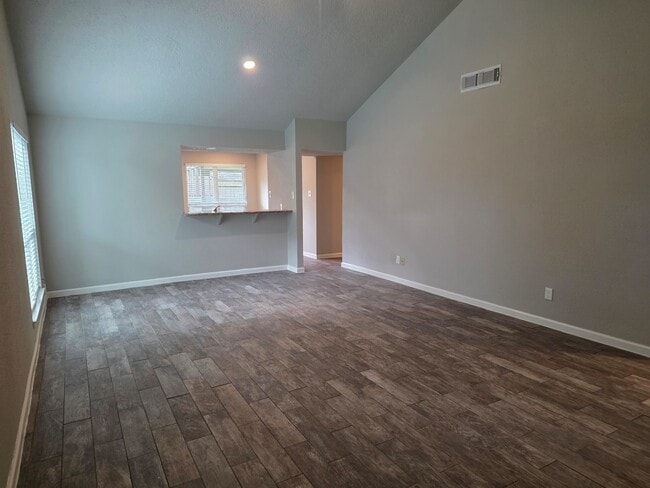 Building Photo - 5618 Stone Creek Dr