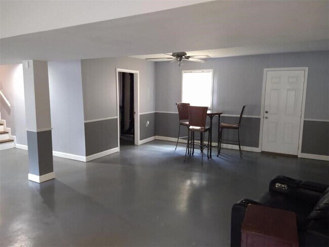 Building Photo - 1730 Cedar Grove Dr