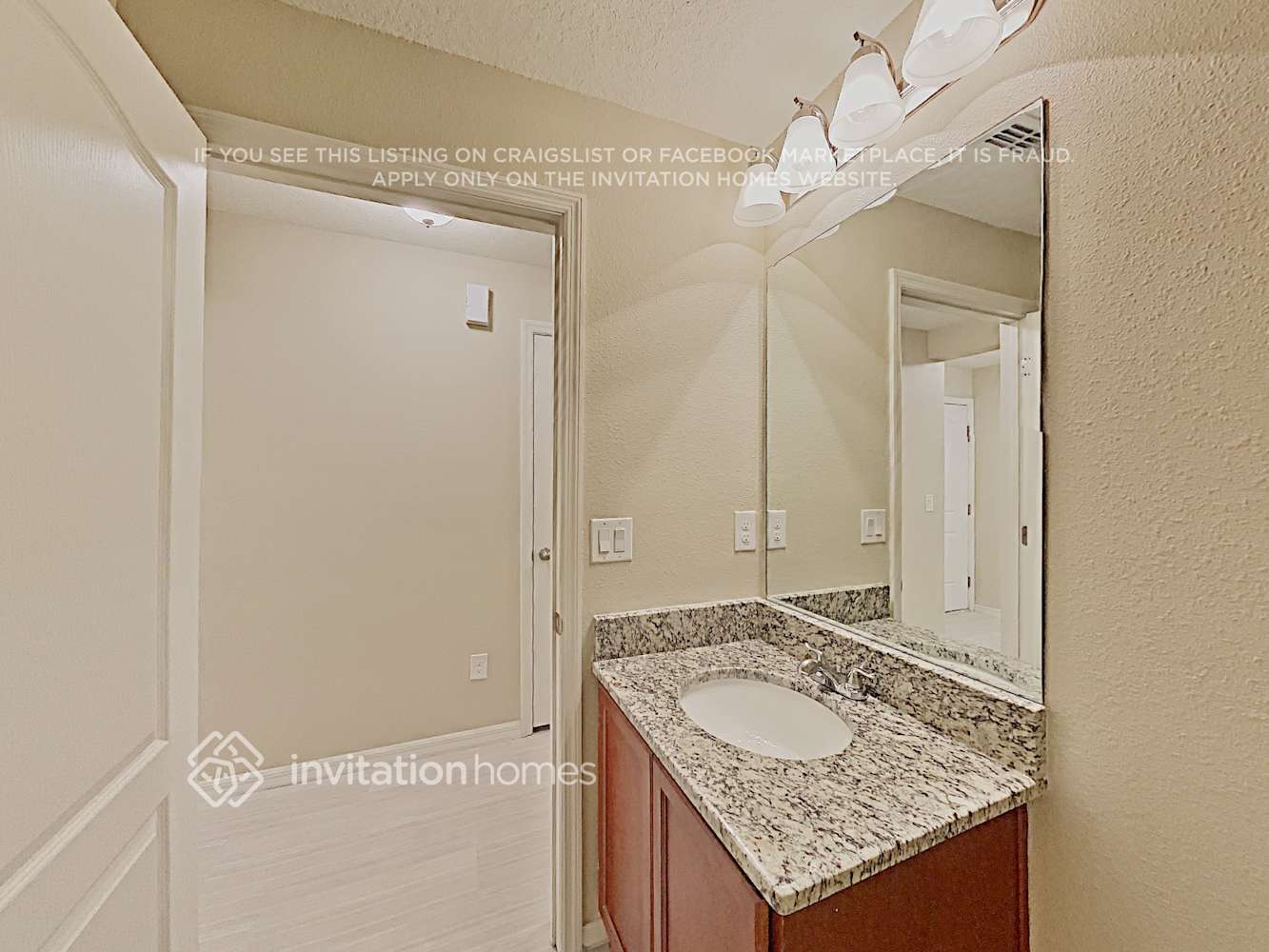 Building Photo - 10732 Southern Forest Dr