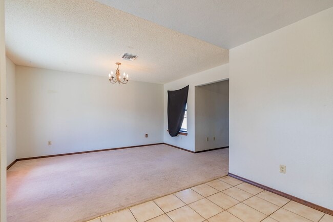 Building Photo - Beautiful 2-Story Home