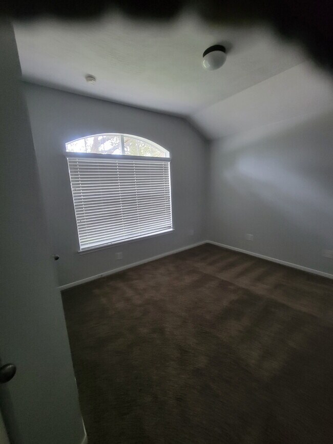 Building Photo - 30311 Saw Oaks Dr