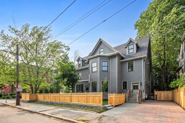 Building Photo - 43 Wendell St