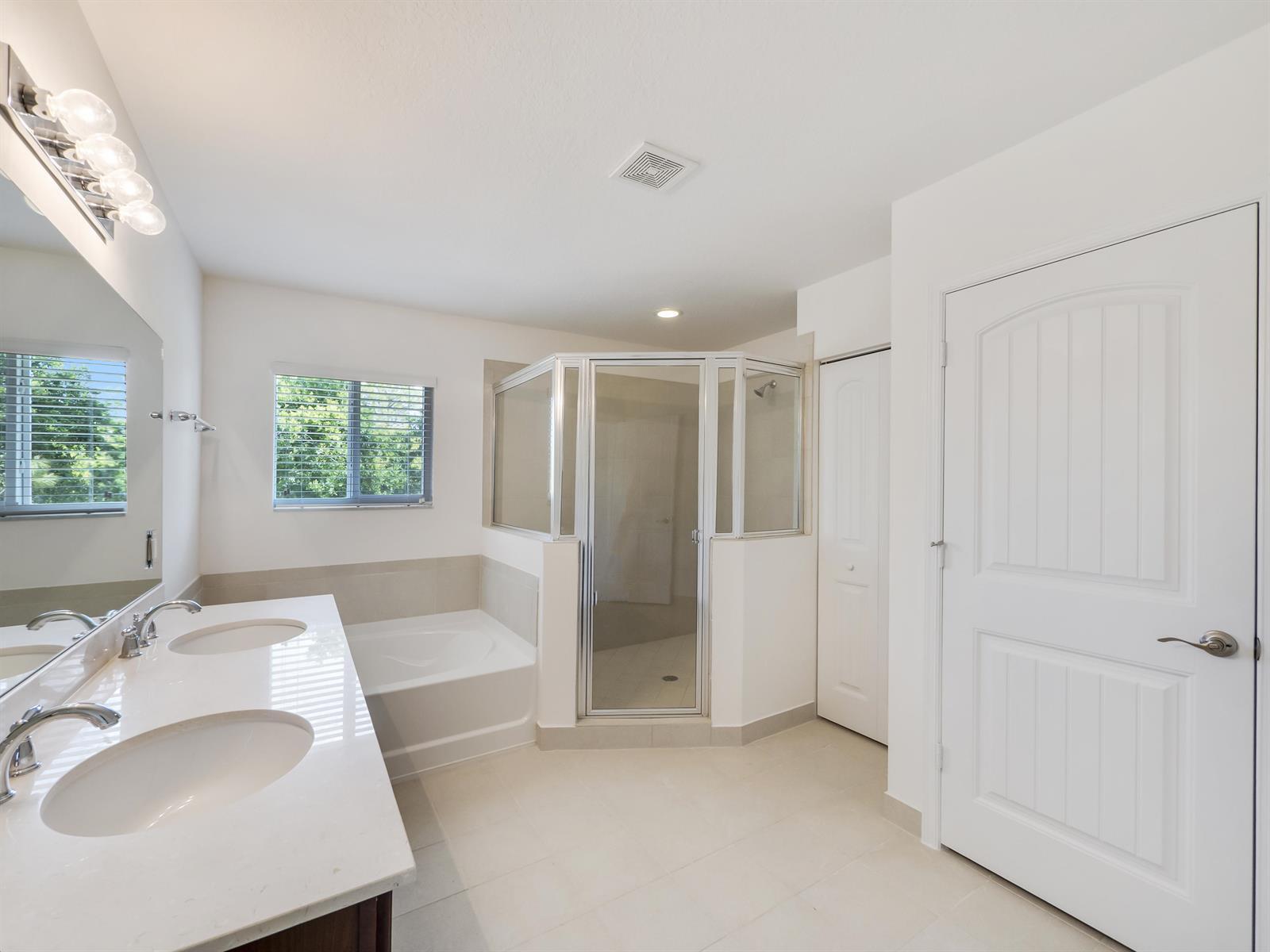 Building Photo - 7091 Limestone Cay Rd