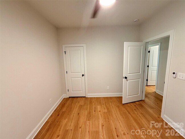 Building Photo - 525 N Linwood Ave