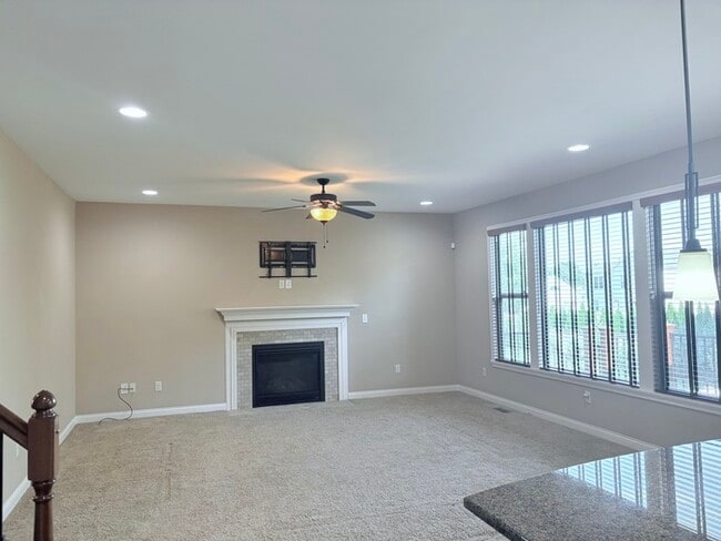 Building Photo - Charming 4 beds 2 bath in Lewis Center!
