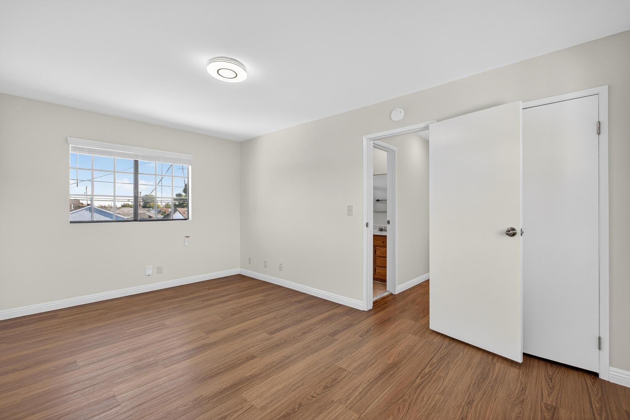 Building Photo - 15202 Florwood Ave