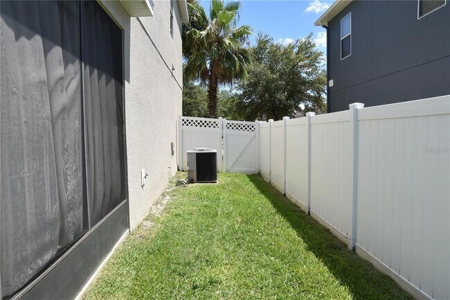 Building Photo - 711 Meadow Glade Dr