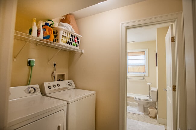 Building Photo - 88 Hyde St