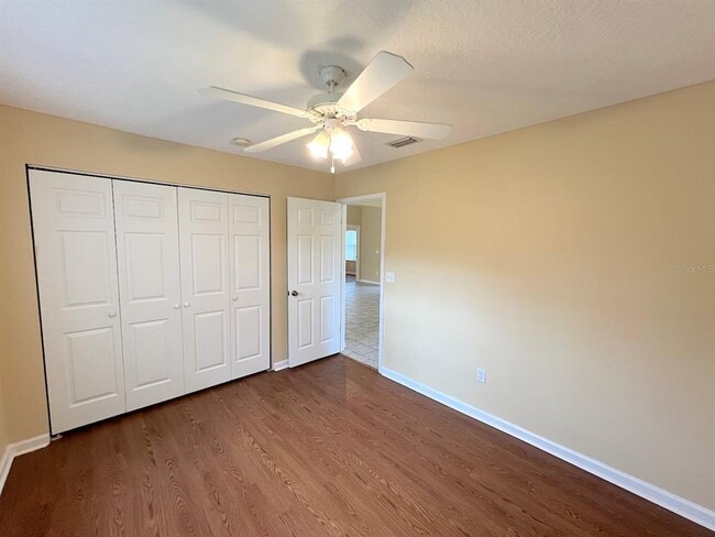 Building Photo - 122 Parkview Dr
