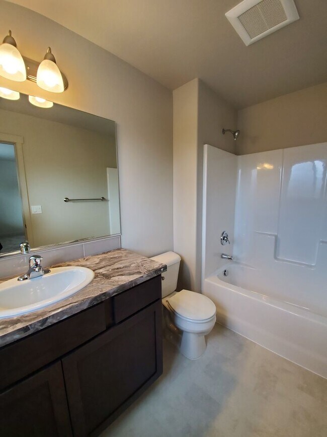 Building Photo - 5701al