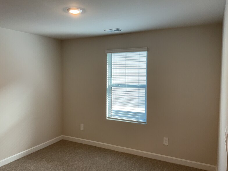 Building Photo - 521 Crowder Pl