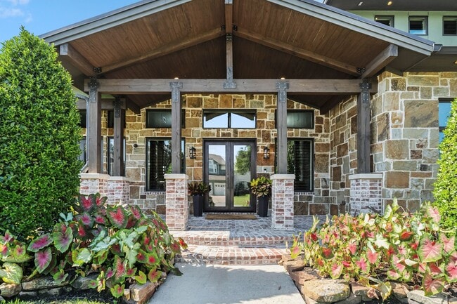 Primary Photo - 3610 Oak Forest Dr
