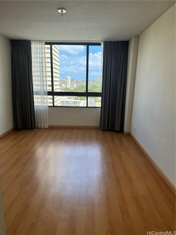 Primary Photo - 2499 Kapiolani Blvd