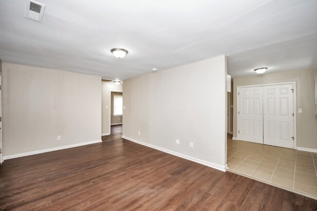 Building Photo - Incredible Value in Sylacauga – Appliances Included & Move-In Ready!